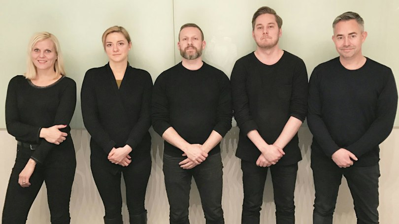 Limetta samarbetar med upplandsmotor och råkar klä sig i svart