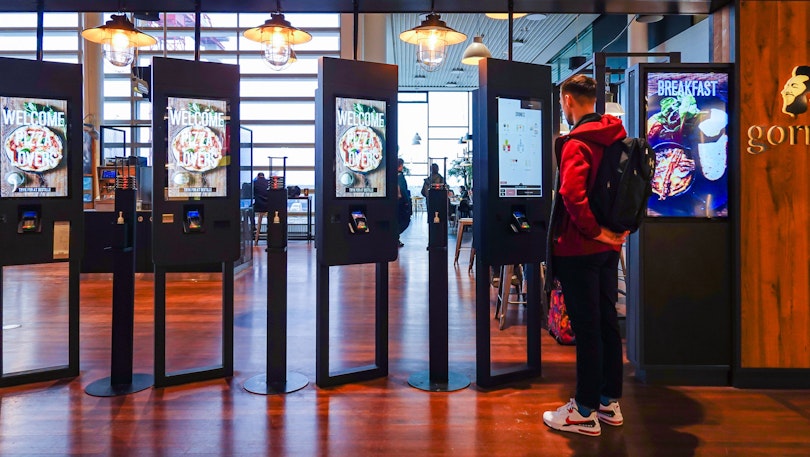 Tillgänglighetsdirektivet - Kan vara svårt att beställa mat på en skärm Tillgänglighetsdirektivet - Kan vara svårt att beställa mat på en skärm